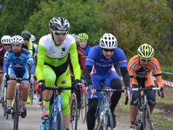 Márty a Jeff na čele vedoucí skupiny